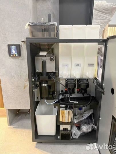 Кофейный автомат для бизнеса Jetinno в наличии