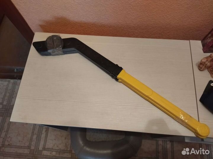 Клюшки хоккейные с шайбой