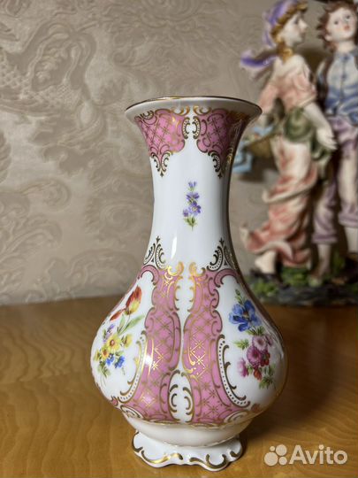 Фарфоровые вазы