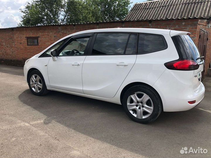 Opel Zafira 1.8 МТ, 2012, 335 000 км