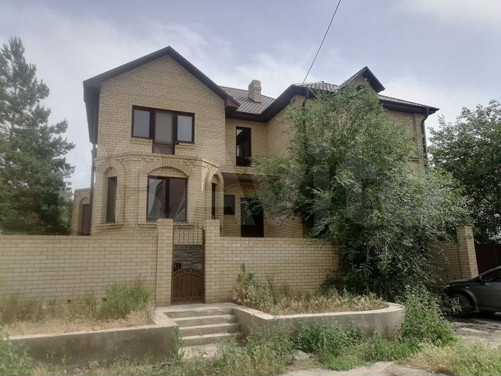 Дом 428,1 м² на участке 4 сот.