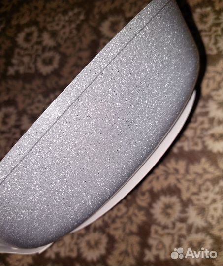 Сковорода с крышкой, диаметр 28 см