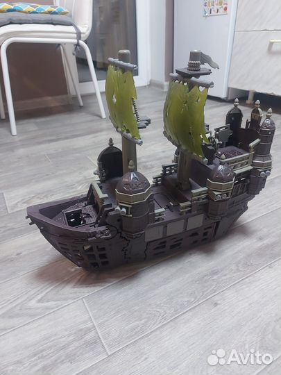 Пиратский корабль Джека Воробья