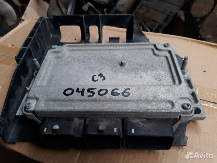 Блок управления двигателем (мозги ) Citroen C-3 20