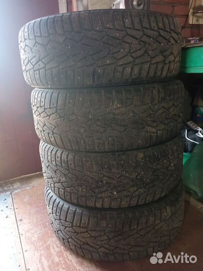 Nokian Tyres Hakkapeliitta 7 215/60 R16