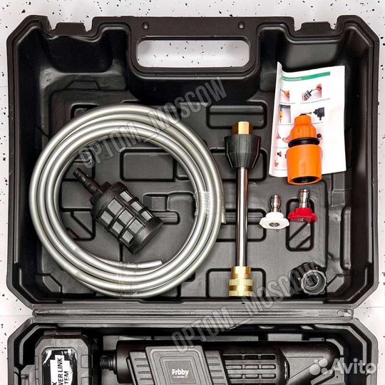 Портативная аккумуляторная автомойка