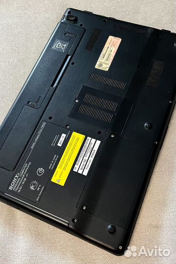 Рабочий ноутбук: i3 процессор, 4GB RAM, Win 11