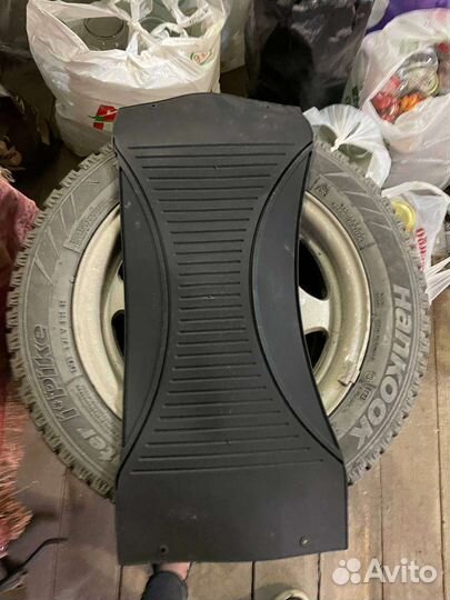 Универсальные резиновые коврики