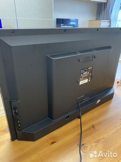 Телевизор dexp F32C7100B с подставкой