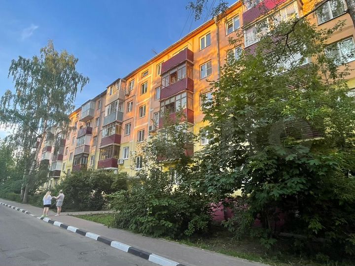2-к. квартира, 42 м², 1/5 эт.