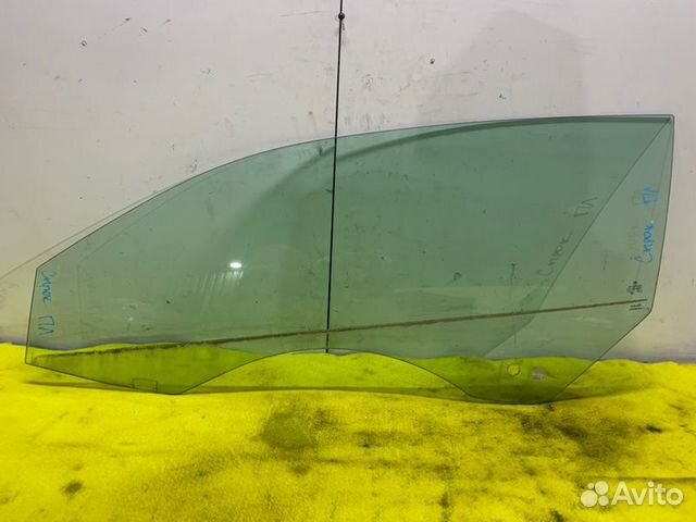 Стекло двери левое Volkswagen Scirocco 137