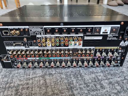 Av ресивер marantz SR-7008