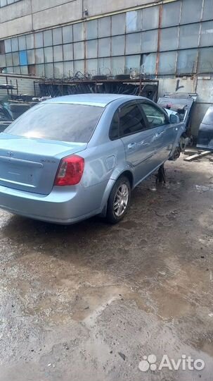 В разборе Деу Джентра двигатель 1.5 B15D2 АКПП 201