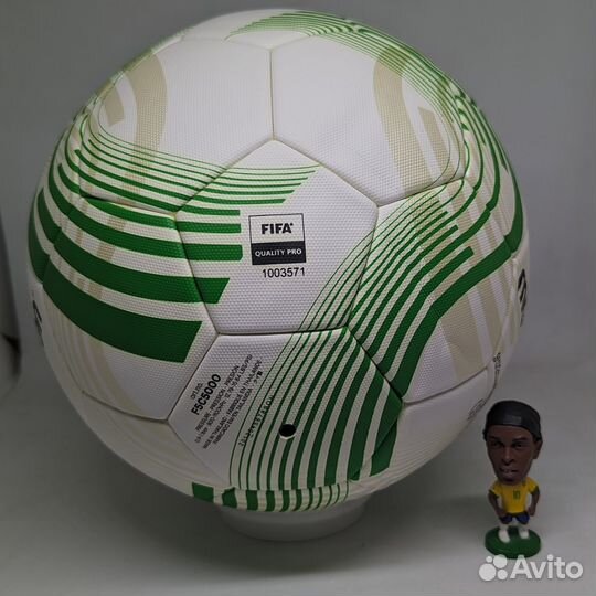 Футбольный мяч финала Лиги Конференций 2023 Molten