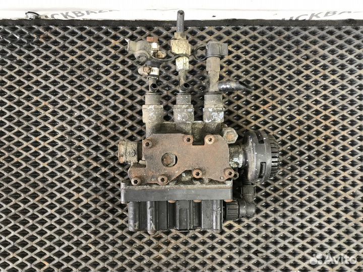 Кран уровня пола главный