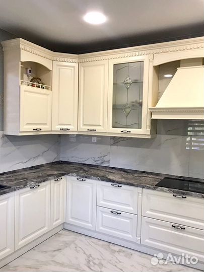 Кухонный гарнитур классика любой сложности