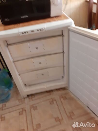 Холодильник бу маленький 