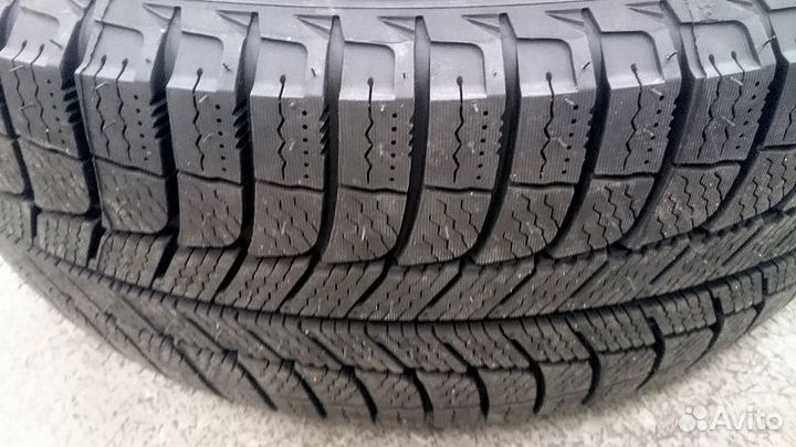 Michelin X-Ice North 3 285/40 R19 107H