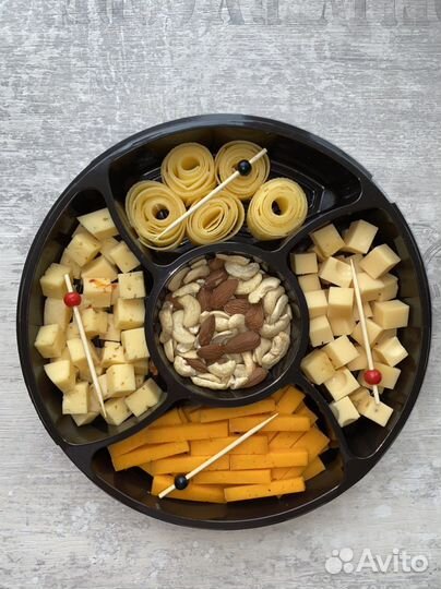 Подарочная сырная тарелка с мёдом