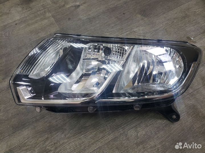 Фара передняя левая Renault Logan 2