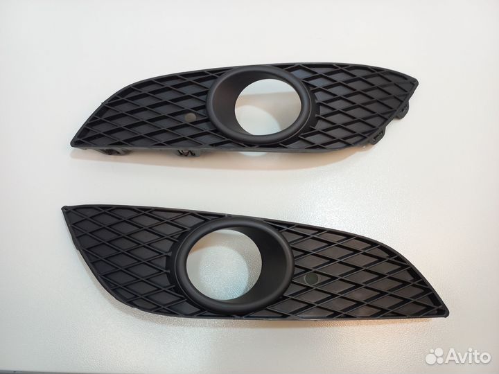 Оправа туманки новая Opel Astra 2007-2013