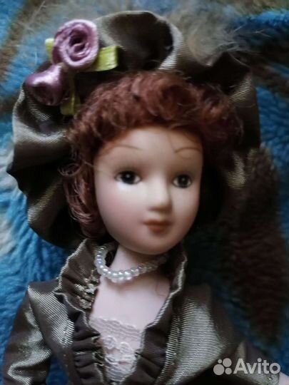 Кукла фарфоровая коллекционная