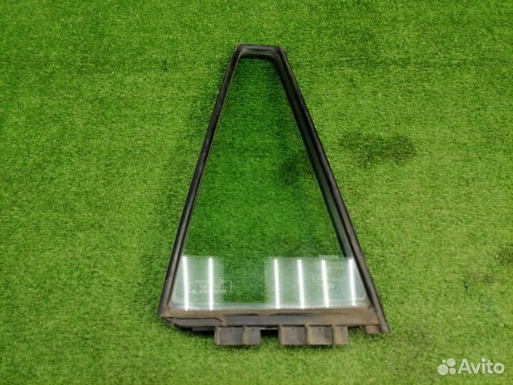 Стекло двери (форточка) заднее левое Toyota Rav 4