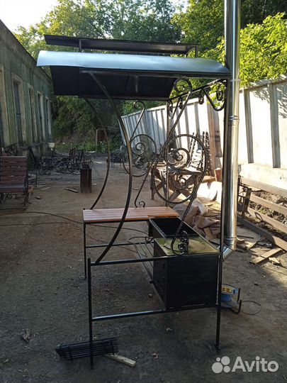 Мангальная зона под крышей