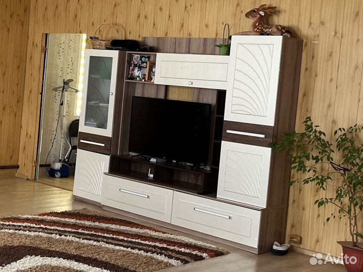 Стенка в гостиную