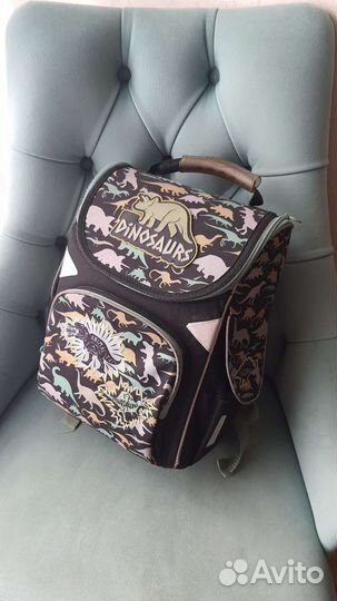 Школьный ранец, рюкзак, портфель