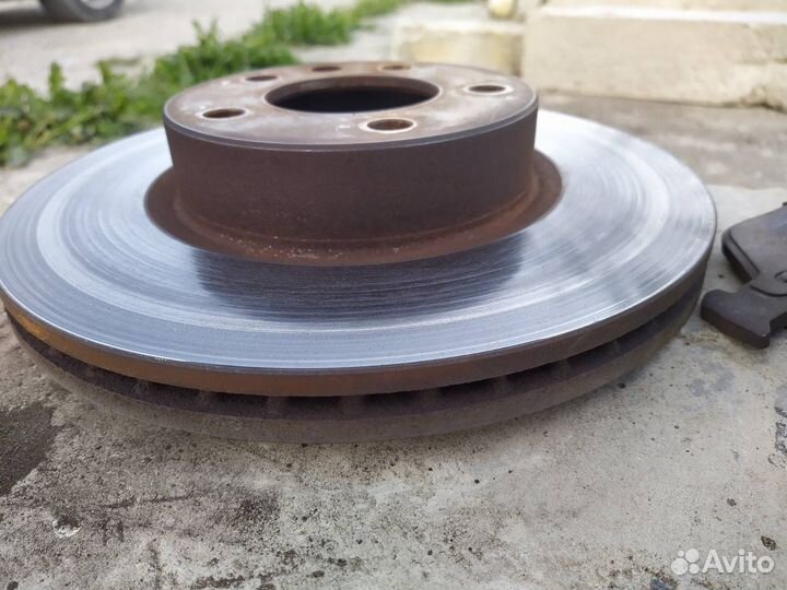 Комплект тормозов передние диски+суппорта+колодки