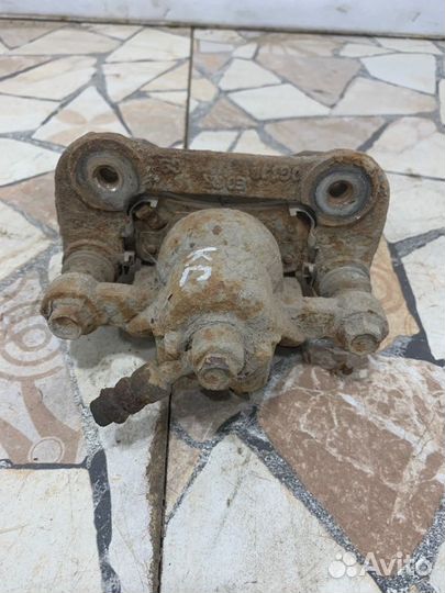 Суппорт тормозной задний Kia Ceed Ed хэтчбэк 1.6