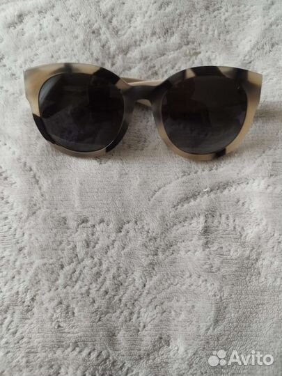 Солнцезащитные очки женские Burberry