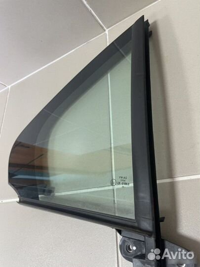 Форточка двери задняя правая Skoda Rapid 2