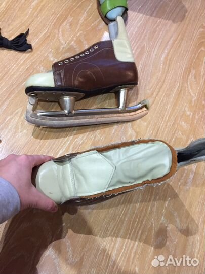 Коньки хоккейные