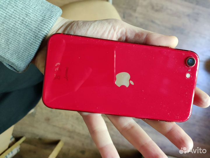 Телефон iPhone se 2020