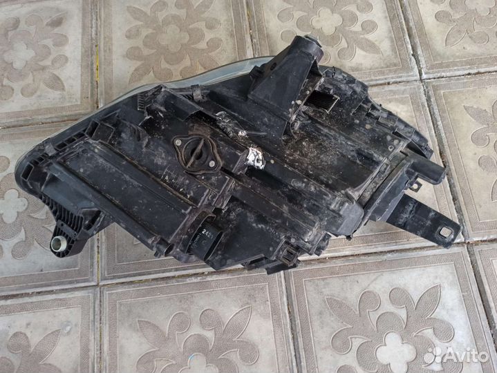 Фара Mercedes R class оригинал