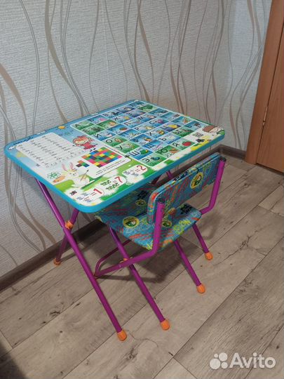 Детский столик со стулом