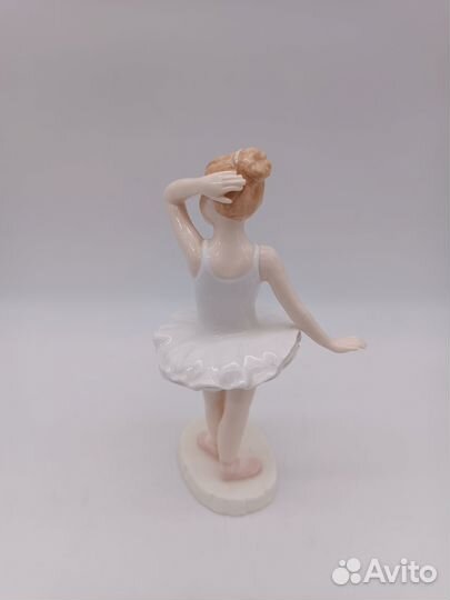 Фигура Royal Doulton Ballet Class Балерина высо