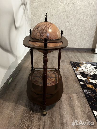 Глобус-бар напольный со столом