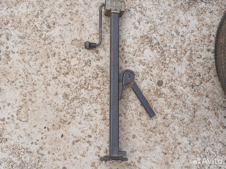 Домкрат механический На классику СССР