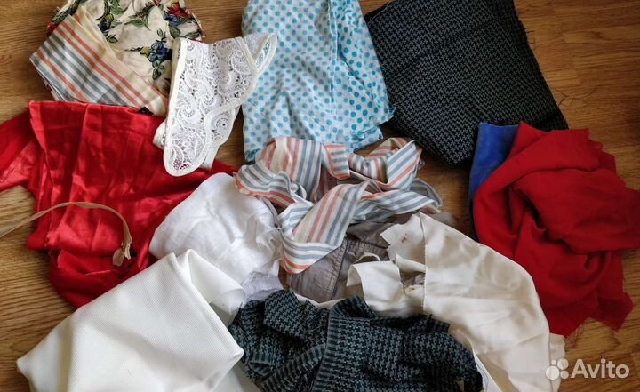 Лоскутки ткани и набивка для кукол