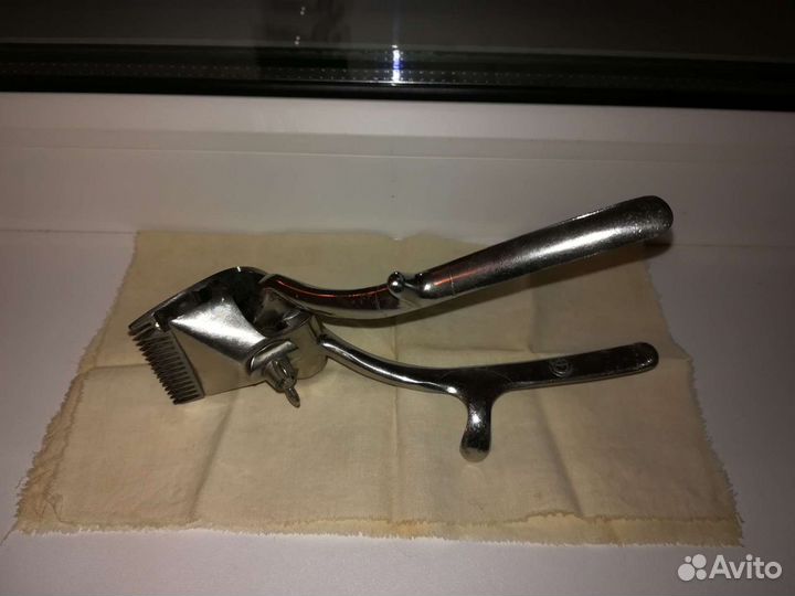 Ручная машинка для стрижки волос СССР