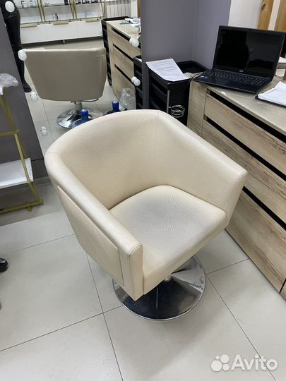 Парикмахерское кресло бу