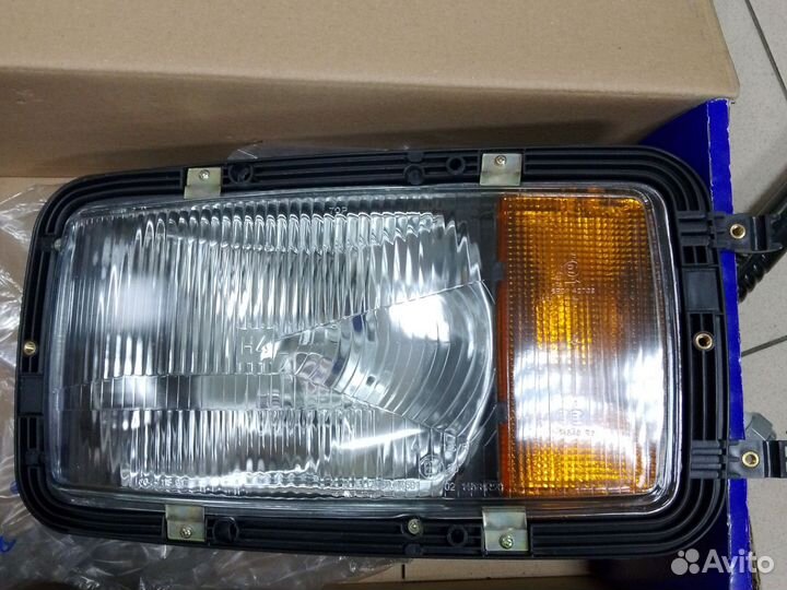 Фара LH прямоугольная с поворотником лампа Н4 \MB