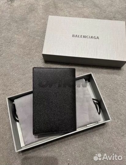 Обложка на паспорт balenciaga passport holder