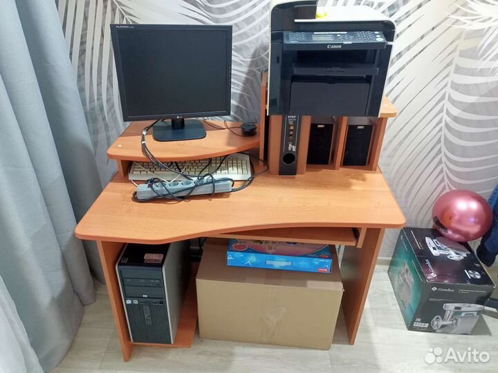 Компьютерный стол