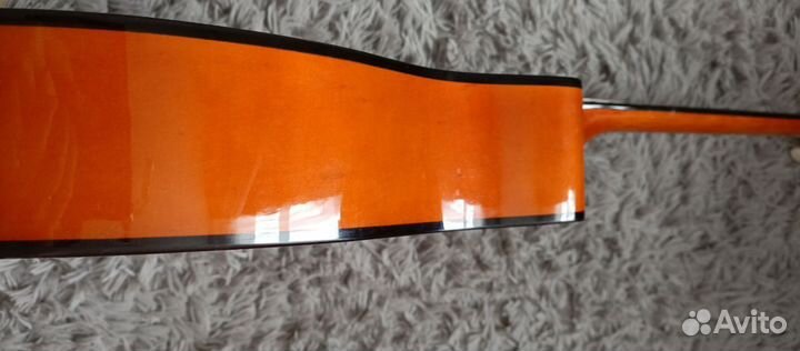 Акустическая гитара