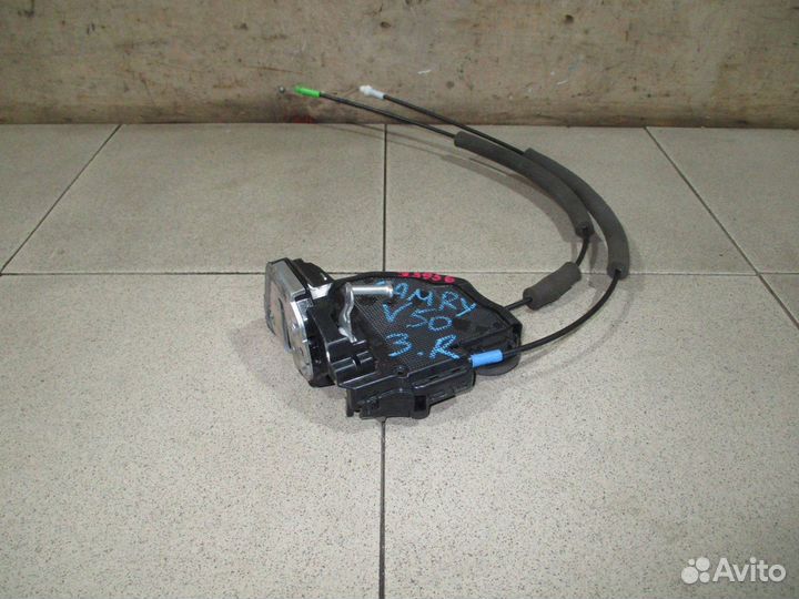 Замок двери задней правой Toyota Camry XV50