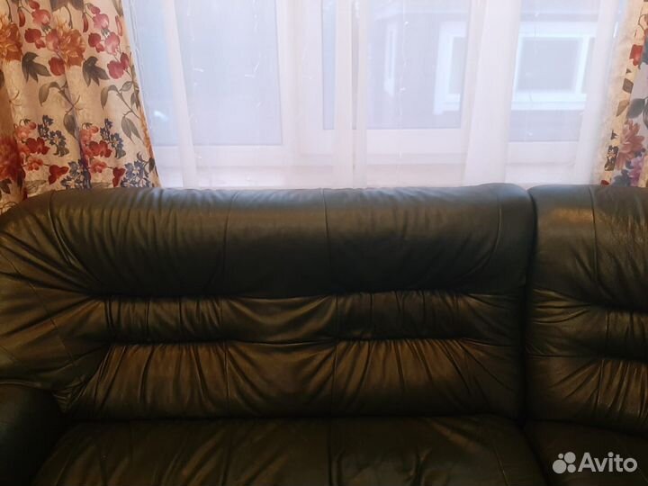 Кожаный угловой диван бу
